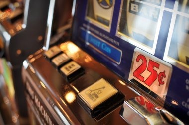 Live roulette wheel spinning at koin50 studio